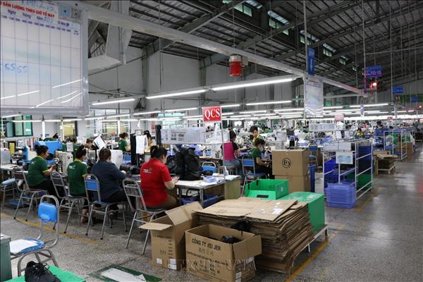 Vietnams manufacturing, labour market show positive signs