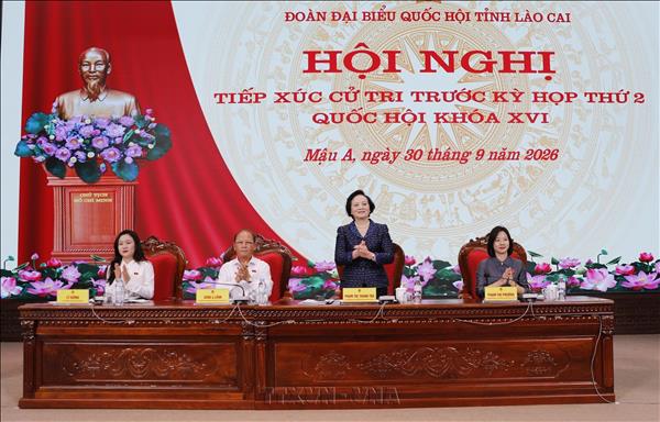 Phó Thủ tướng Phạm Thị Thanh Trà tiếp xúc cử tri tại tỉnh Lào Cai