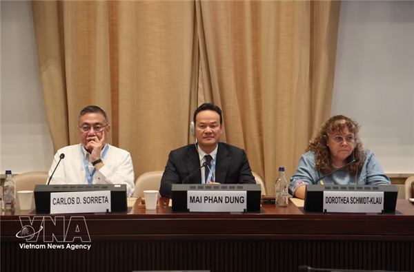 越南在联合国人权理事会主持座谈会 聚焦老年人健康照护权利