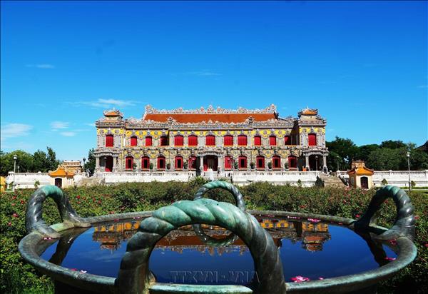 Kien Trung Palace Shines in Hues Golden Autumn Sun
