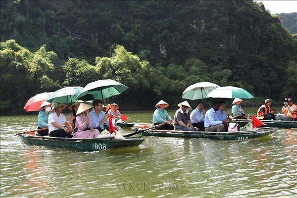 UNESCO Delegation Explores Trang An Heritage Complex