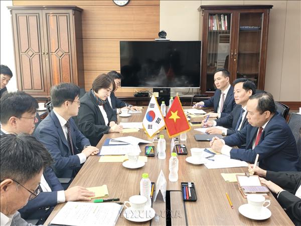 Việt Nam mở rộng hợp tác năng lượng nguyên tử và an toàn điện hạt nhân với các đối tác quốc tế