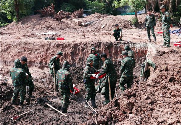 Ho Chi Minh City team recovers 19 more martyrs remains at Le Thi Rieng Park