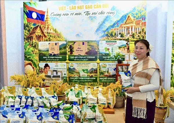 Vietnam–Laos Product Week opens in Hanoi
