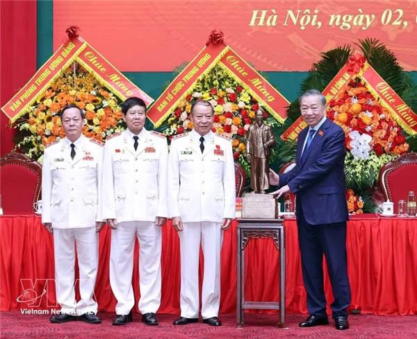 越共中央总书记、国家主席苏林：人民公安退休人员协会必须成为保卫祖国安全运动的核心力量