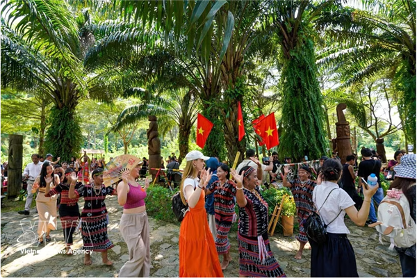 Le Vietnam présente sa richesse culturelle à ses amis internationaux