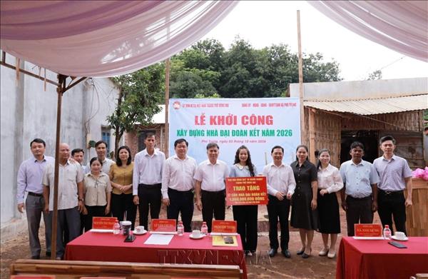 Xây dựng nhà Đại đoàn kết cho hộ khó khăn ở vùng đồng bào dân tộc thiểu số