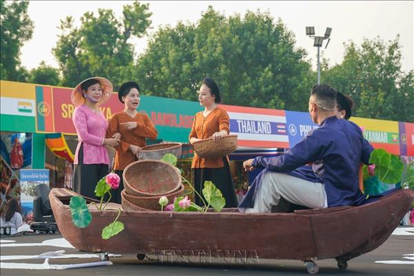 Hanoi festival showcases Vietnamese and world cultures