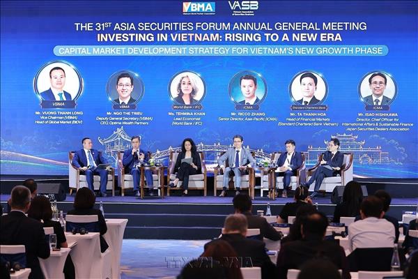 Vietnam develops capital market to support double-digit growth
