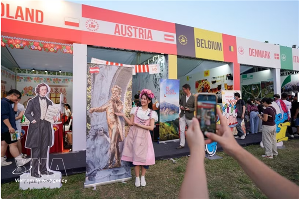 Hanoï célèbre la diversité culturelle mondiale à travers un festival réunissant cinquante pays
