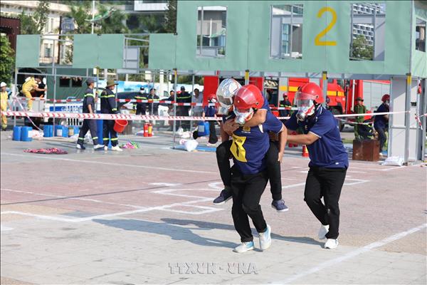30 đội tranh tài nghiệp vụ chữa cháy và cứu nạn, cứu hộ
