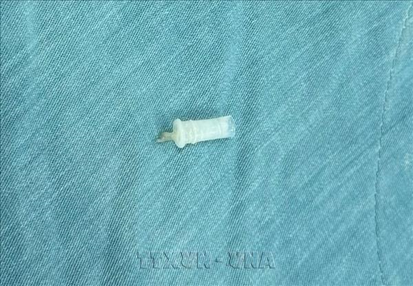 Cảnh báo nguy hiểm khi trẻ ngậm đồ chơi trong miệng