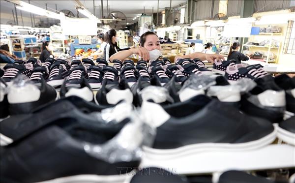 Vietnam registra superávit comercial tras nueve meses de déficit