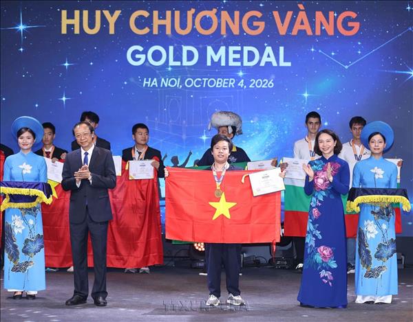 All Vietnamese students win medals at IOAA 2026