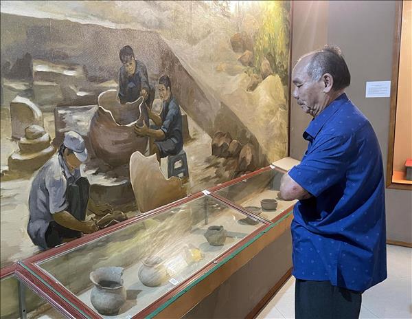 Độc đáo sắc màu văn hóa nghệ thuật điêu khắc Chăm