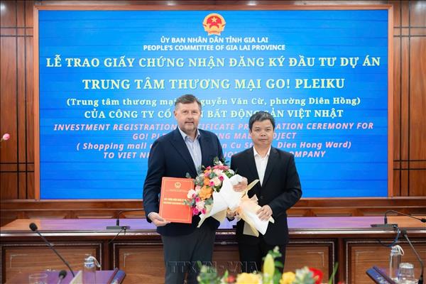 Gia Lai trao Giấy chứng nhận đăng ký đầu tư dự án Trung tâm thương mại GO Pleiku