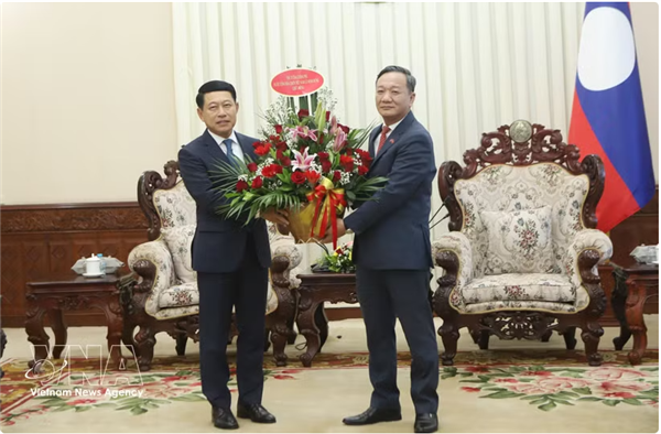 Le Vietnam et le Laos sunissent pour approfondir leur coopération bilatérale