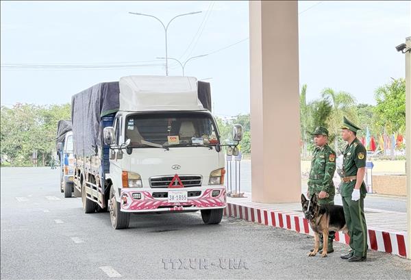 Expressway–border gate links open new space for An Giangs border economy