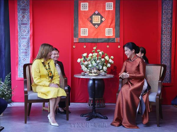 Phu nhân Tổng Bí thư, Chủ tịch nước Tô Lâm và Phu nhân Tổng thống Panama tìm hiểu văn hóa các dân tộc Việt Nam