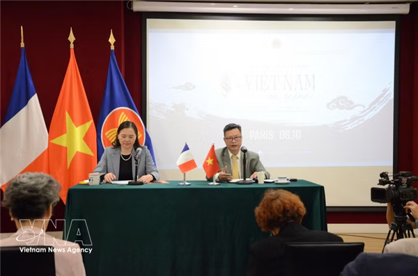 向法国观众推广越南舞台艺术精华