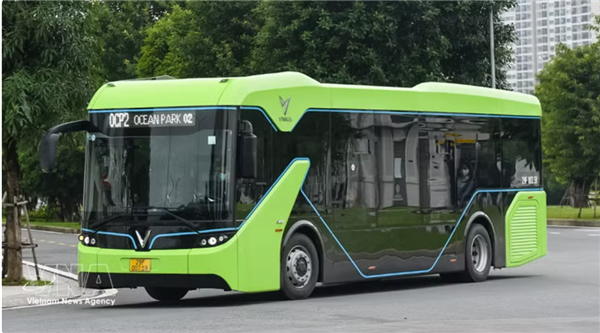 Hanoï accélère lélectrification de son réseau de bus pour une capitale plus verte