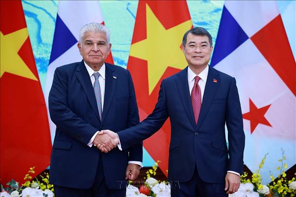 Thủ tướng Lê Minh Hưng hội kiến Tổng thống Panama