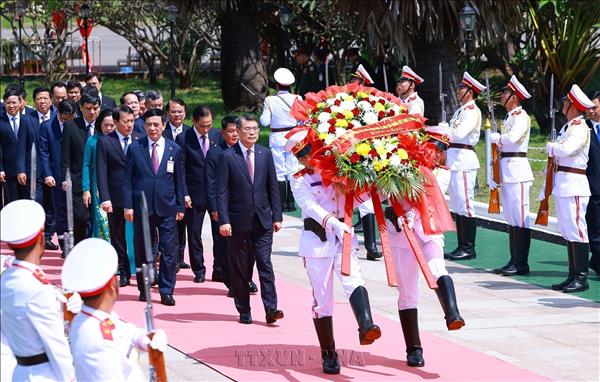 Premier vietnamita inicia su visita oficial a Laos