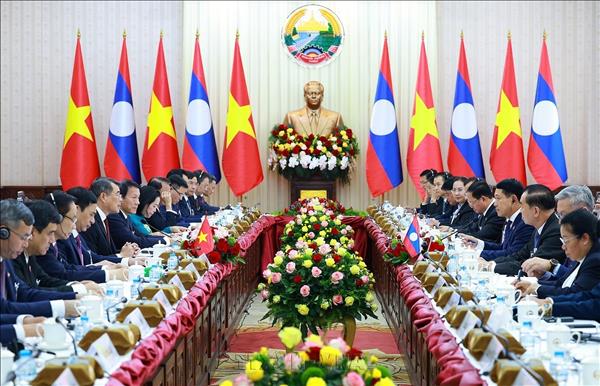 បន្តកំណត់ទំនាក់ទំនងពិសេសរវាងវៀតណាមនិងឡាវជាអាទិភាពខ្ពស់បំផុតនៅក្នុងគោលនយោបាយកិច្ចការបរទេសរបស់ប្រទេសនីមួយៗ