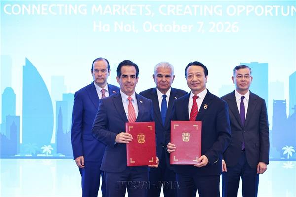 Vietnam, Panama seek to expand economic cooperation