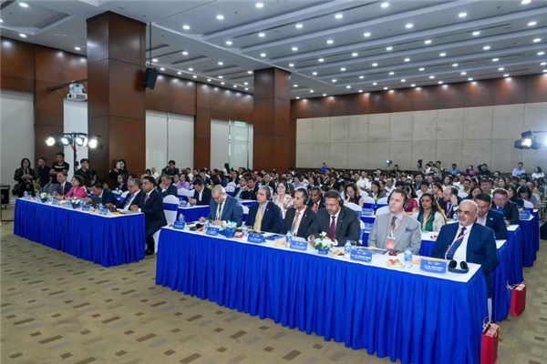 第三届首都经济论坛：人是新增长动力的核心