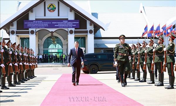 Vietnam–Laos special ties nurtured by the people: PM Le Minh Hung