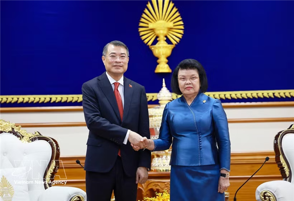 越南政府总理黎明兴会见柬埔寨国会主席昆索达莉