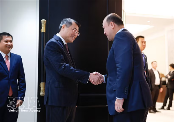 越南政府总理黎明兴会见柬埔寨副首相、青年联合会主席洪玛尼