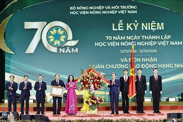 Chủ tịch Quốc hội Trần Thanh Mẫn: Đưa tri thức từ giảng đường đến đồng ruộng