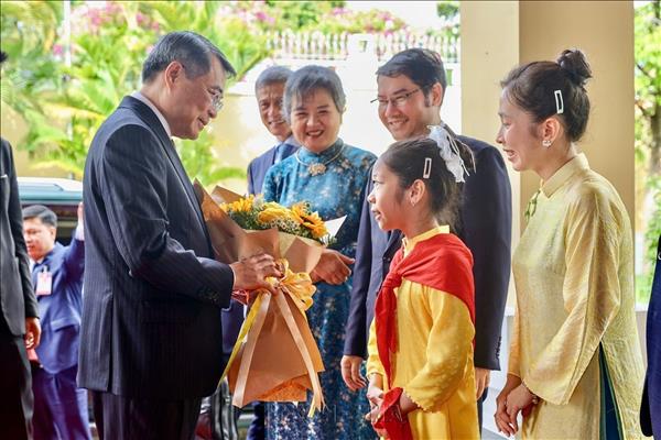 PM pledges continued support for Vietnamese community in Cambodia