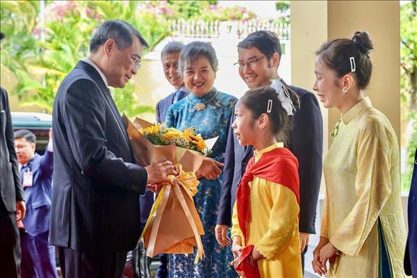 Premier se reúne con representantes de comunidad vietnamita en Camboya