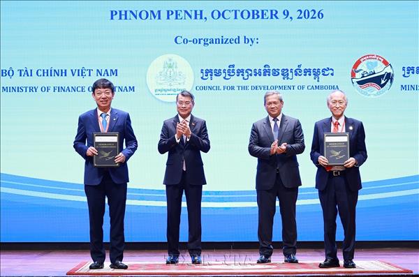 វៀតណាមនិងកម្ពុជា ឯកភាពគ្នាខិតខំបង្កើនពាណិជ្ជកម្មទ្វេភាគីដល់ ២០ ពាន់លានដុល្លារអាមេរិក