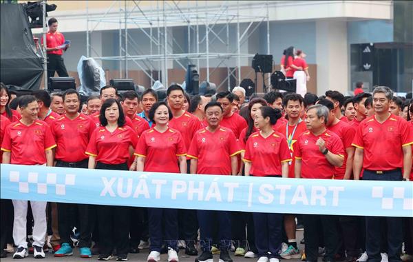 Thường trực Ban Bí thư Trần Cẩm Tú dự Lễ phát động phong trào mỗi người dân tập luyện ít nhất một môn thể thao