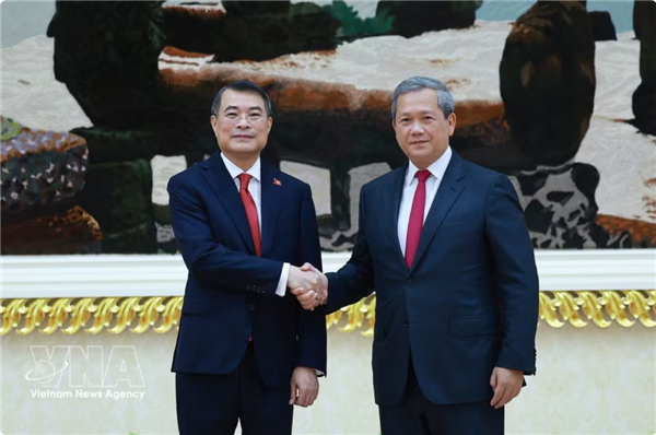 Le Cambodge souligne les résultats de la visite du Premier ministre Le Minh Hung