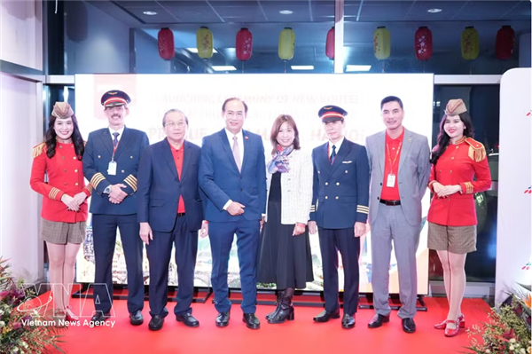 Vietjet Air inaugure une ligne directe entre Prague et Hanoï