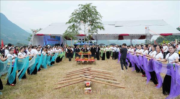 Bảo tồn bản sắc văn hóa dân tộc Thái qua Lễ hội Kin Lẩu Khẩu Mẩu