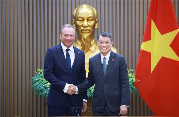 Thủ tướng Lê Minh Hưng tiếp Bộ trưởng Tài chính Luxembourg