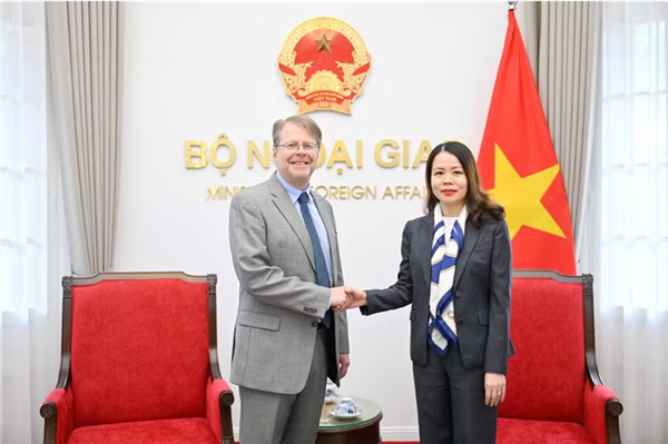 Le Vietnam encourage la participation des entreprises américaines à lAPEC 2027