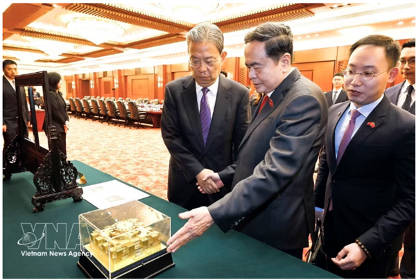 Vietnam-Chine : vers un renforcement de la coopération parlementaire