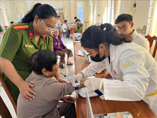 Cà Mau đồng loạt thu nhận ADN thân nhân liệt sĩ chưa xác định danh tính đợt 2