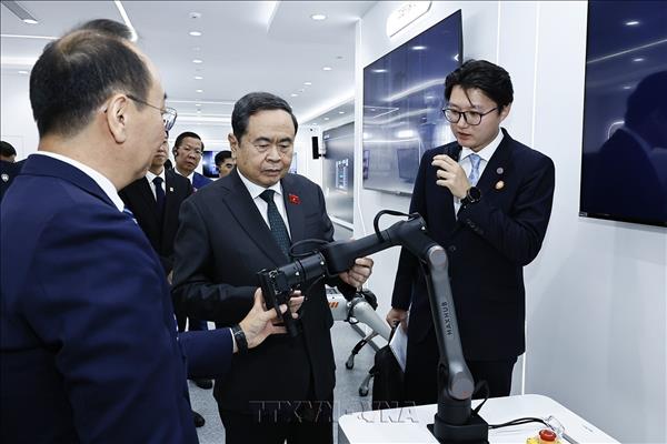 NA President Visits Beijing Economic-Technological Development Area