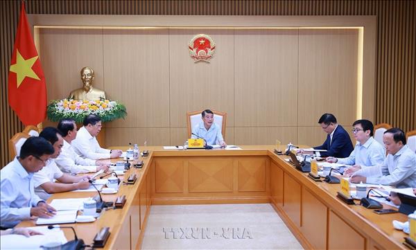 លោកនាយករដ្ឋមន្ត្រី ឡេ មិញហ៊ឹង៖ ការធានាការផ្គត់ផ្គង់អគ្គិសនីគឺជាតម្រូវការដំបូងដើម្បីសម្រេចគោលដៅអភិវឌ្ឍន៍ប្រកបដោយជោគជ័យ