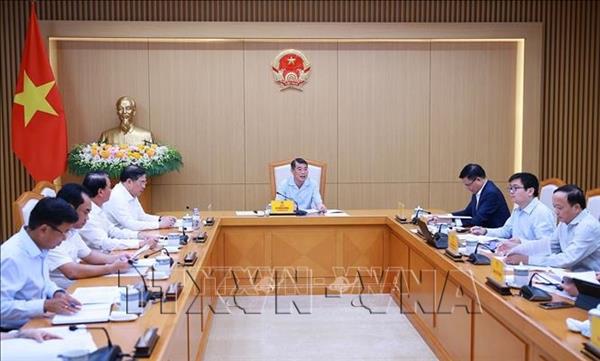 ທ່ານເລມິນຮືງນາຍົກລັດຖະມົນຕີ : ຮັບປະກັນສະໜອງ ໄຟຟ້າແມ່ນເງື່ອນໄຂຕັດສິນຊີ້ຂາດເພື່ອປະຕິບັດບັນດາເປົ້າໝາຍພັດທະ ນາຢ່າງມີໄຊ