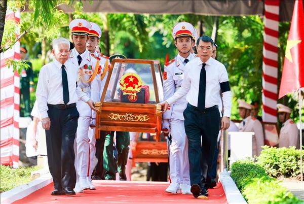Trang nghiêm lễ truy điệu, an táng 731 liệt sĩ tại TP Hồ Chí Minh