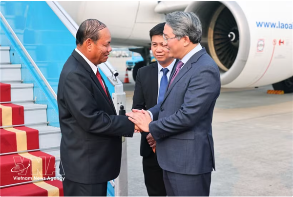 Le permanent du Secrétariat du PPRL arrive à Hanoï pour une visite officielle au Vietnam